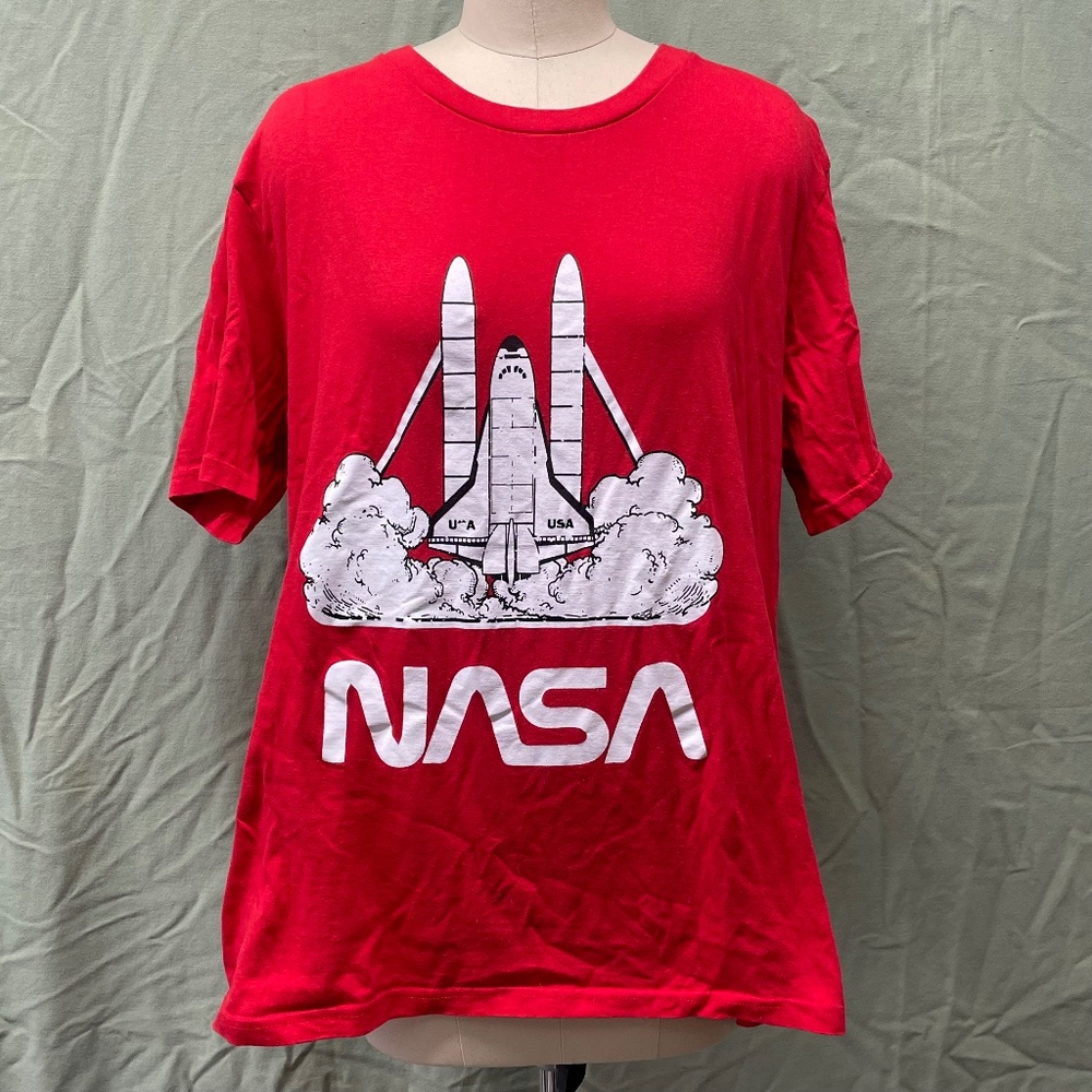 Red NASA T-Shirt, Size XL Space Shuttle